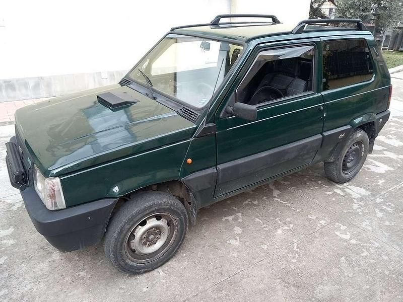 Usata Fiat Panda 4x4 Trekking 50 CV (36 kW) 1993 Verde Utilitaria