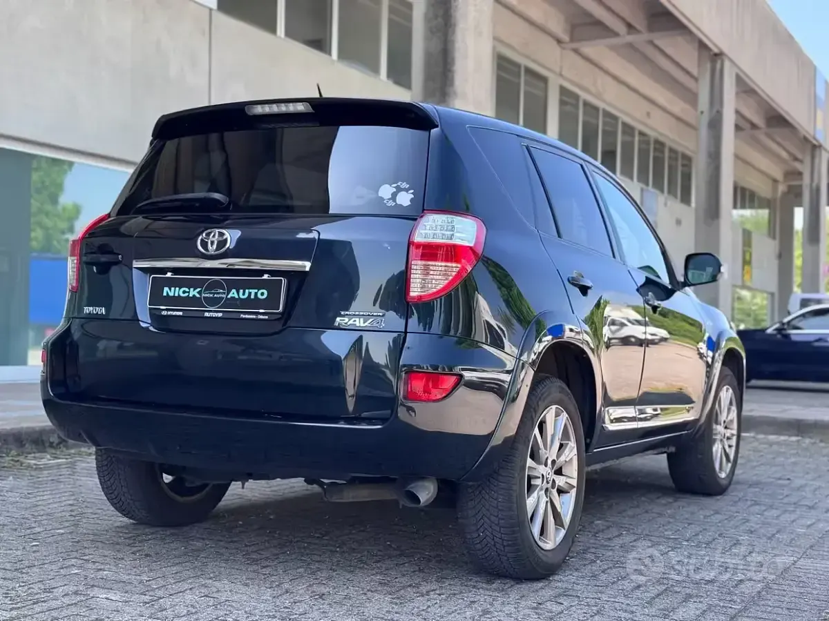 Second-hand Toyota RAV4 Style 150 CP (110 kW) 2012 Albastru SUV
