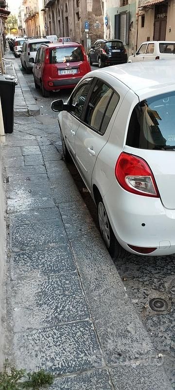 Usata Renault Clio III 75 CV (55 kW) 2012 Bianco Utilitaria