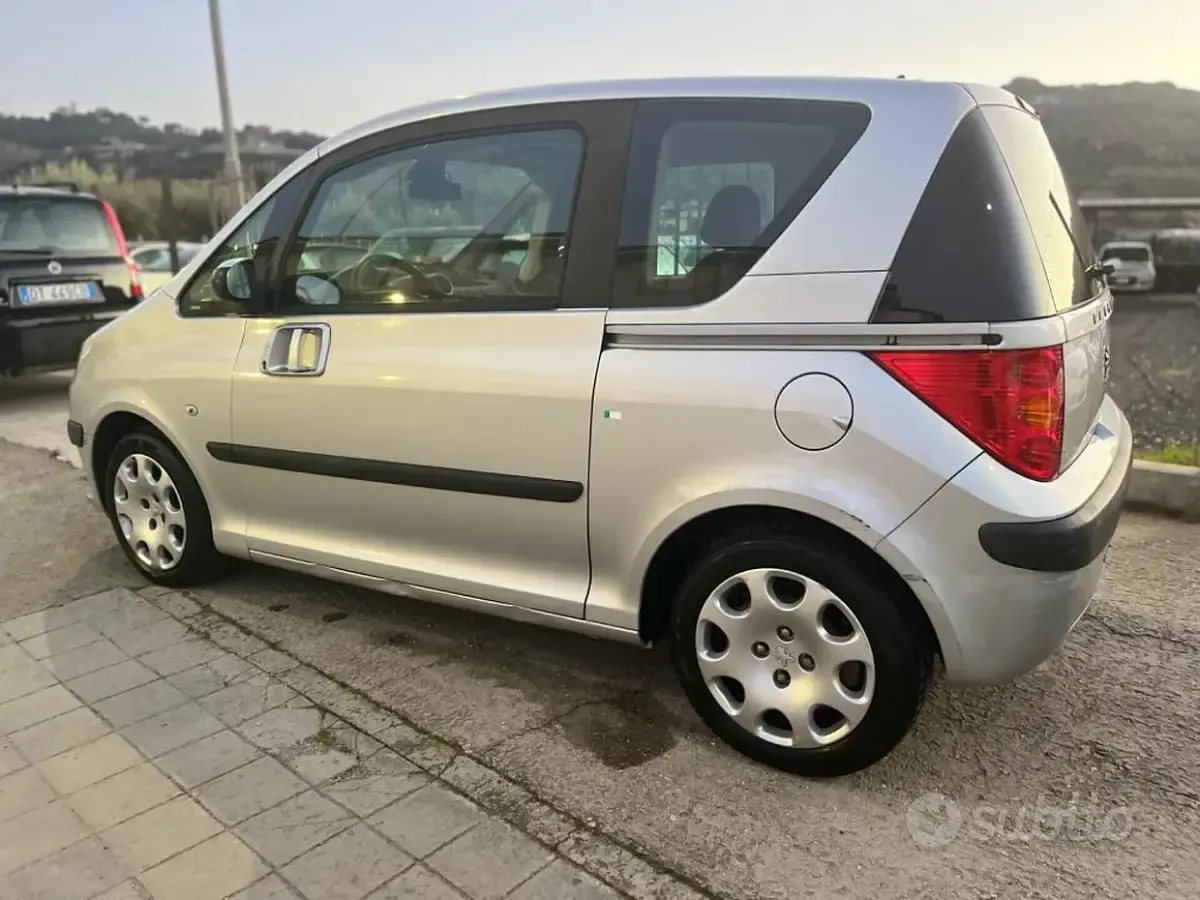 Occasion Peugeot 1007 68 PK (50 kW) 2006 Grijs MPV