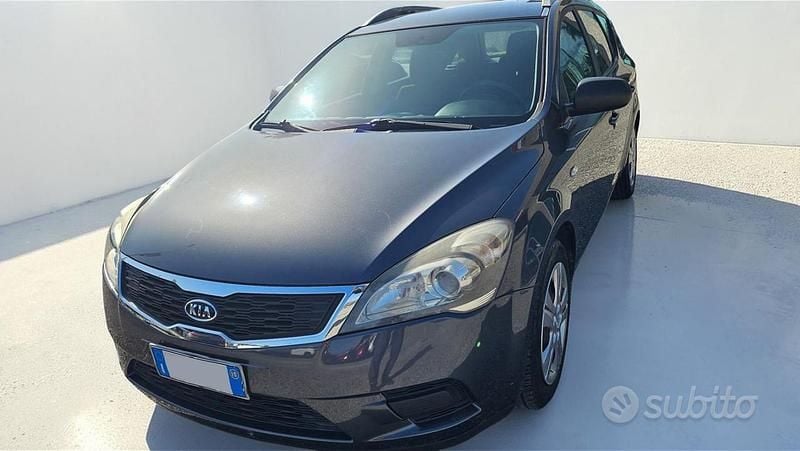 Usata Kia Ceed EX 90 CV (66 kW) 2010 Antracite metallizzato Utilitaria