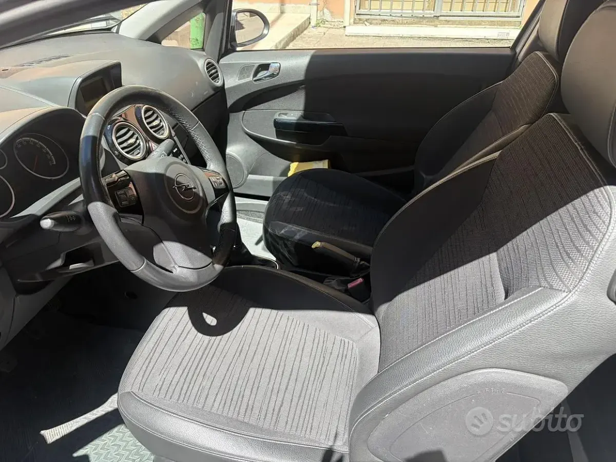 Usata Opel Corsa 75 CV (55 kW) 2014 Bianco Utilitaria