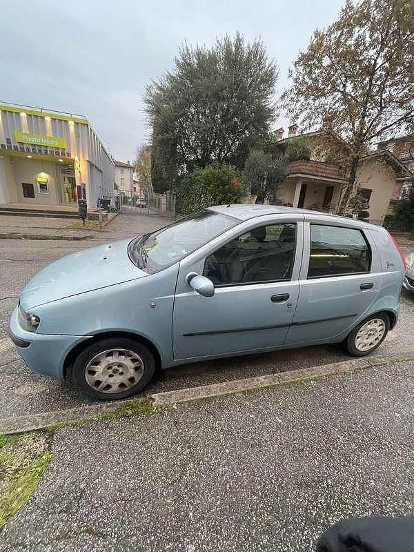 Usata Fiat Punto 54 CV (39 kW) 2002 Berlina