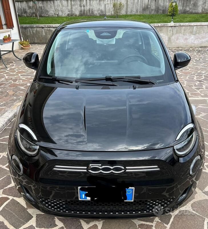 Usata Fiat 500e Icon 42 kW (58 CV) 2021 Nero Utilitaria