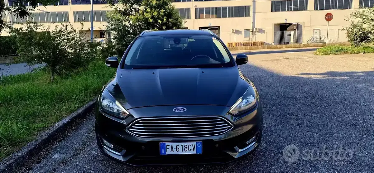 Usata Ford Focus 120 CV (88 kW) 2015 Grigio Station wagon