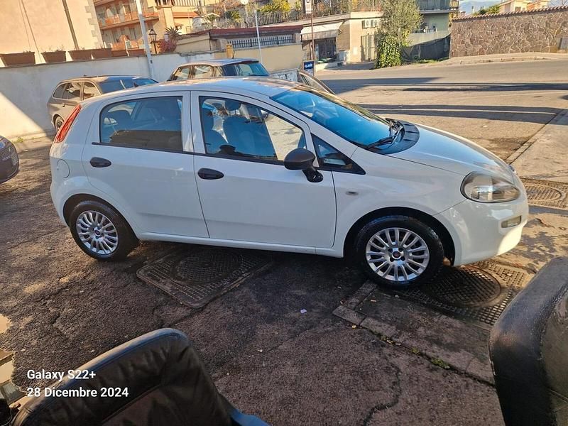 Usata Fiat Punto Street 95 CV (69 kW) 2018 Bianco Utilitaria