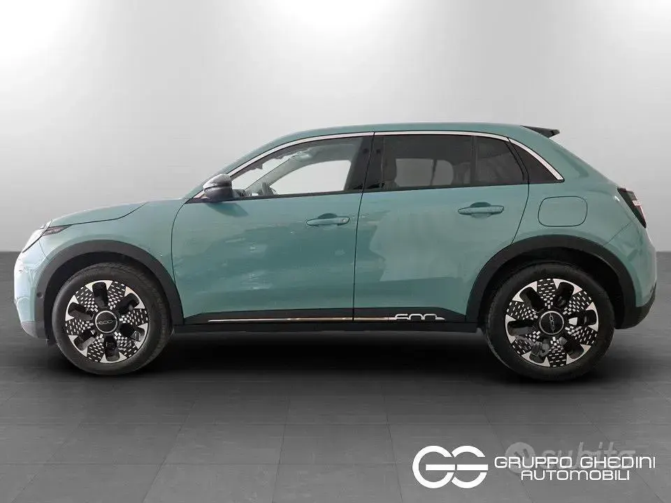 Usata Fiat 600 La Prima 101 CV (74 kW) 2025 Azzurro cielo d'italia SUV