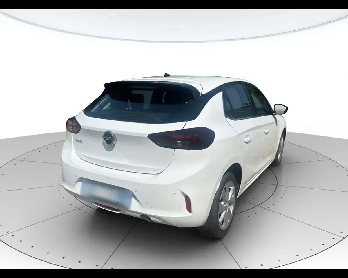 Usata Opel Corsa Elegance 101 CV (74 kW) 2023 Bianco Utilitaria