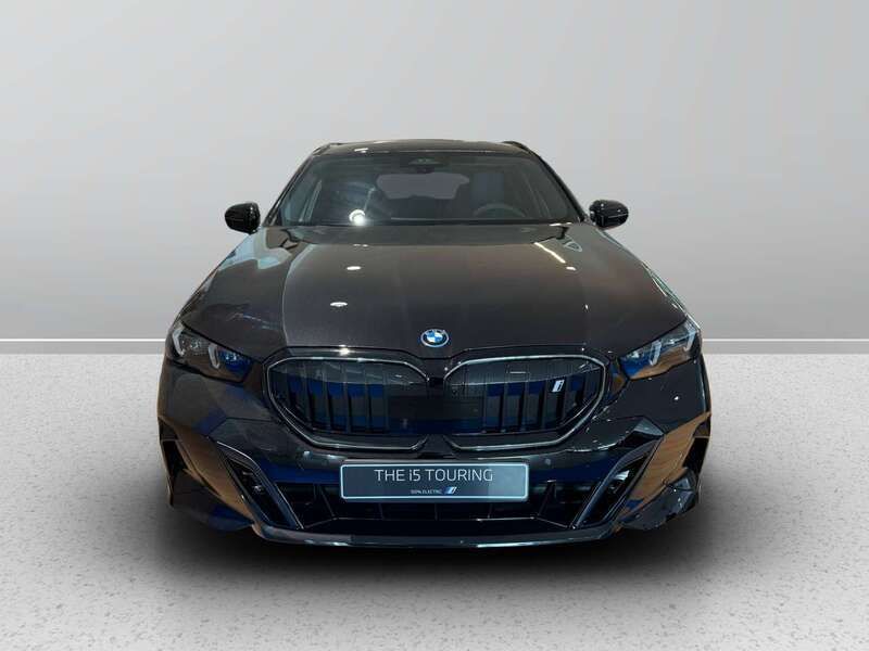 Usata BMW i5 250 kW (340 CV) 2024 Black sapphire metallizzato Berlina