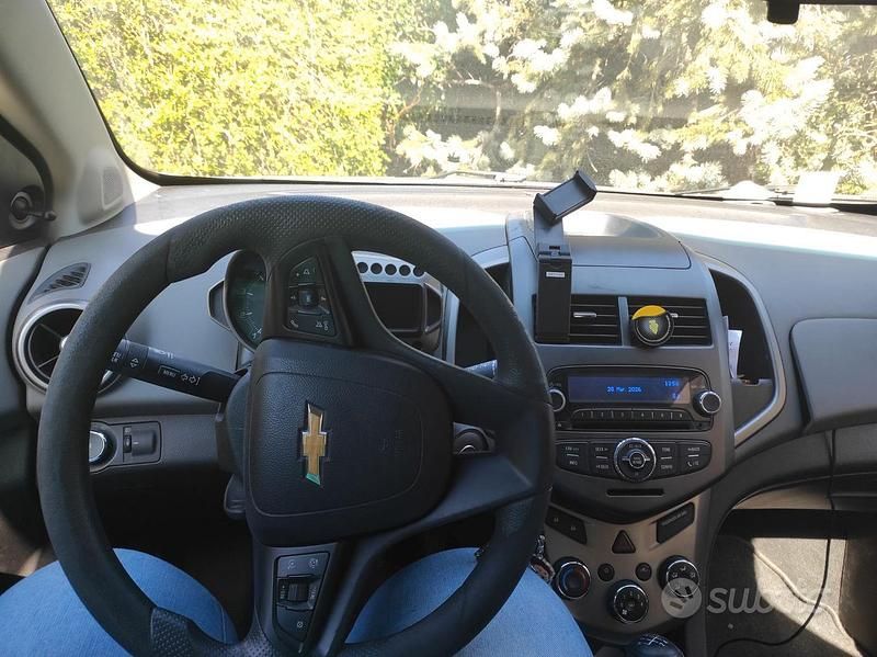 Usata Chevrolet Aveo LT 75 CV (55 kW) 2013 Bianco Berlina