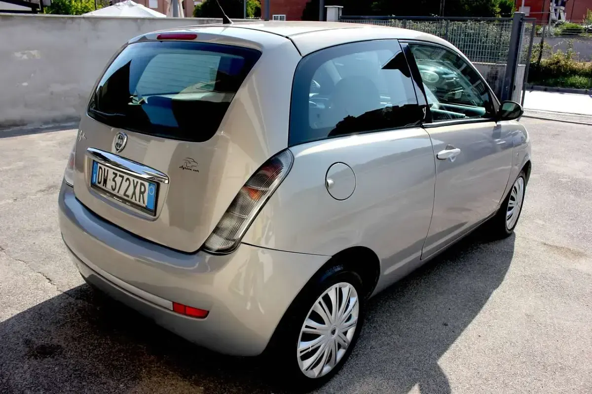 Usata Lancia Ypsilon 60 CV (44 kW) 2009 Other Utilitaria