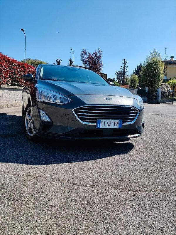 Usata Ford Focus 95 CV (69 kW) 2019 Grigio Berlina