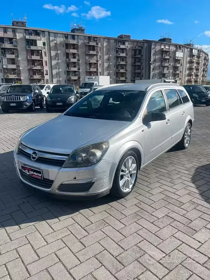 Begagnad Opel Astra 101 HK (74 kW) 2006 Grå Kombi