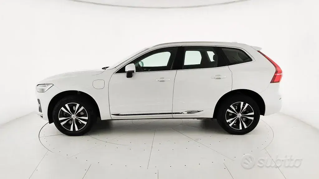 Usata Volvo XC60 Core 253 CV (186 kW) 2022 Bianco perlato SUV
