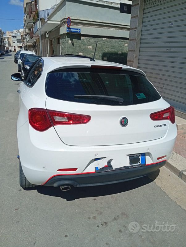 Bianco Usata 2019 Alfa Romeo Giulietta Super Utilitaria | 13.500 € (Ottimo prezzo) - Immagine 1/4