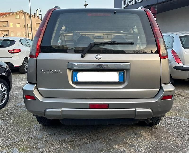 Usata Nissan X-Trail 135 CV (99 kW) 2003 Grigio SUV