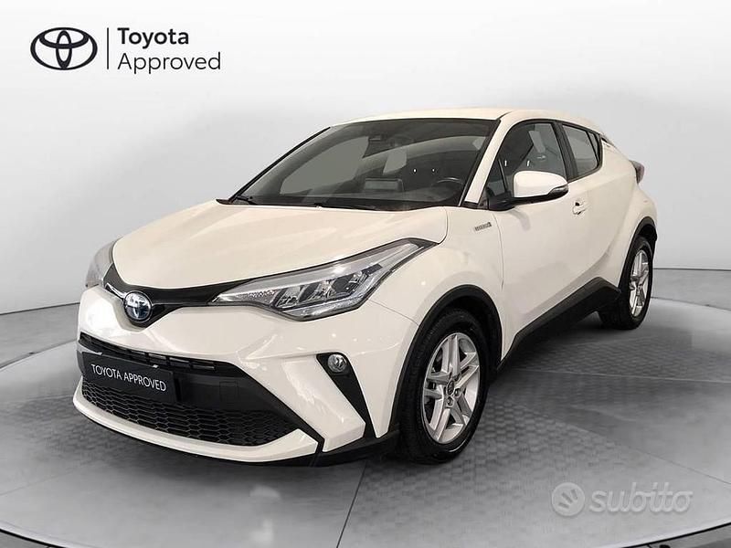 Usata Toyota C-HR Active 122 CV (89 kW) 2021 Bianco SUV