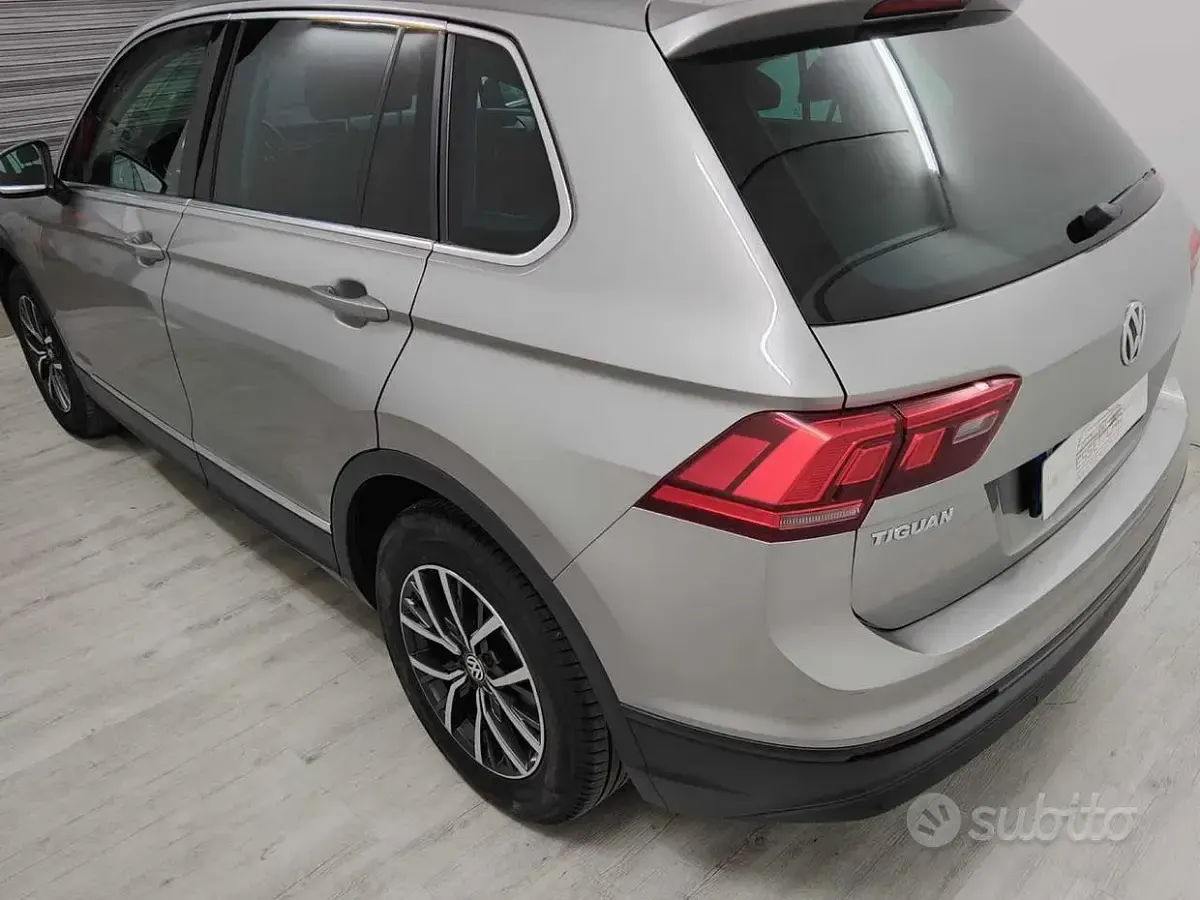 Usata VW Tiguan Business 131 CV (96 kW) 2020 Grigio SUV