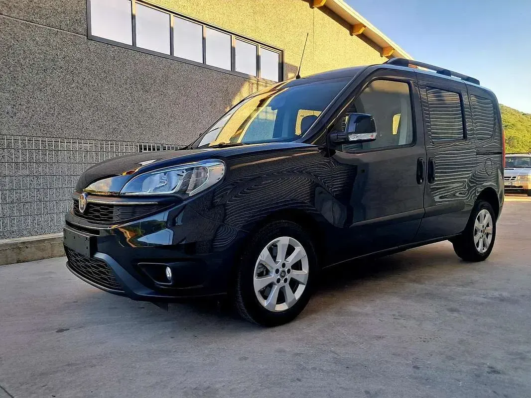 Usata Fiat Doblò Trekking 120 CV (88 kW) 2015 Monovolume