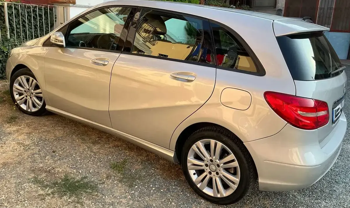 Usata Mercedes B160 Executive 90 CV (66 kW) 2014 Argento Utilitaria