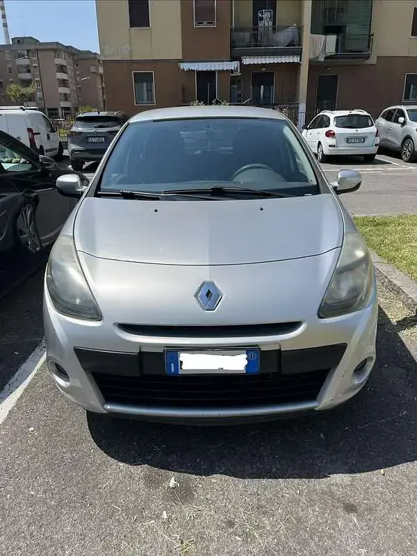 Usata Renault Clio II 75 CV (55 kW) 2011 Grigio Berlina