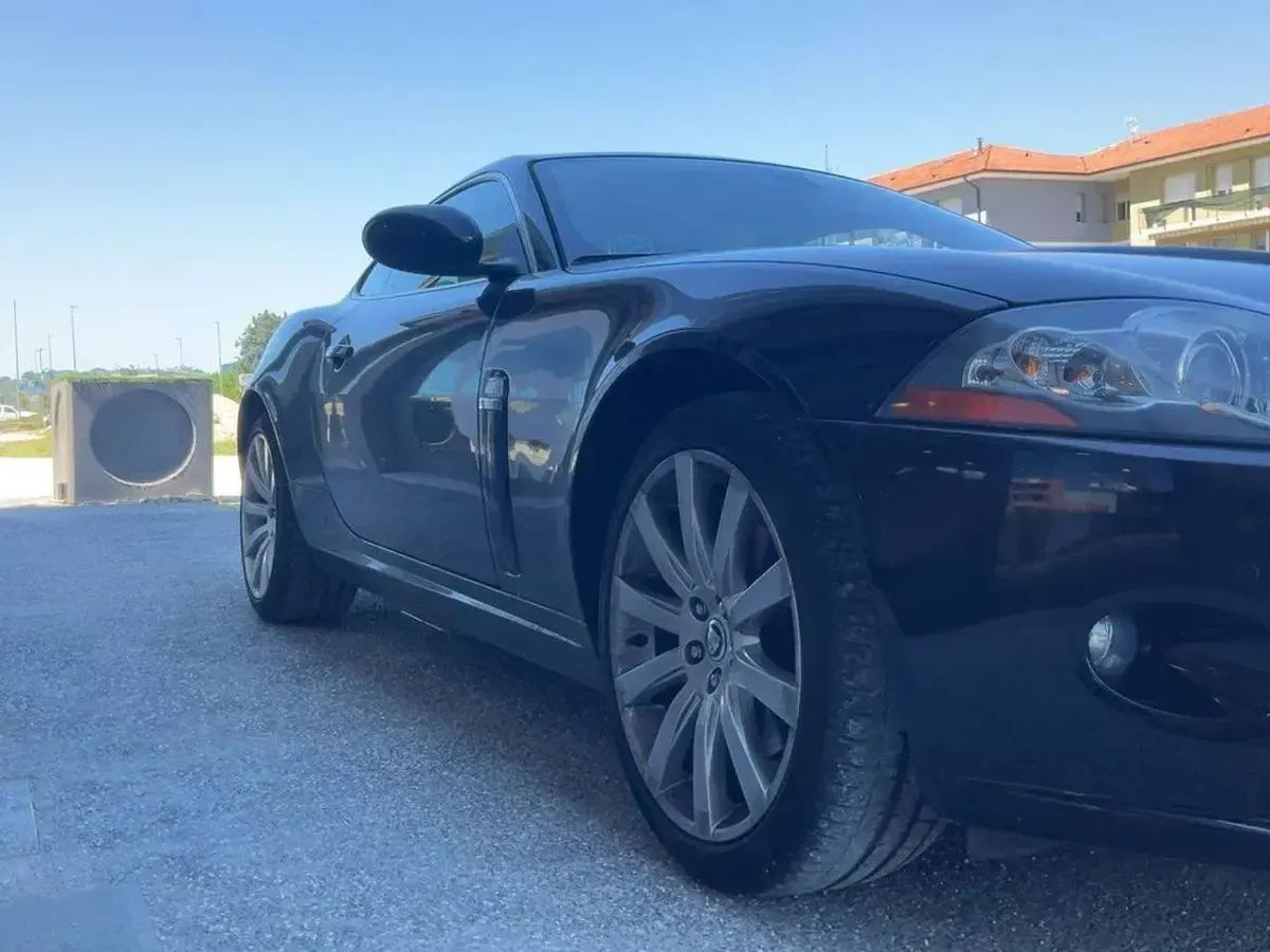 Usata Jaguar XK 258 CV (189 kW) 2009 Nero Coupé