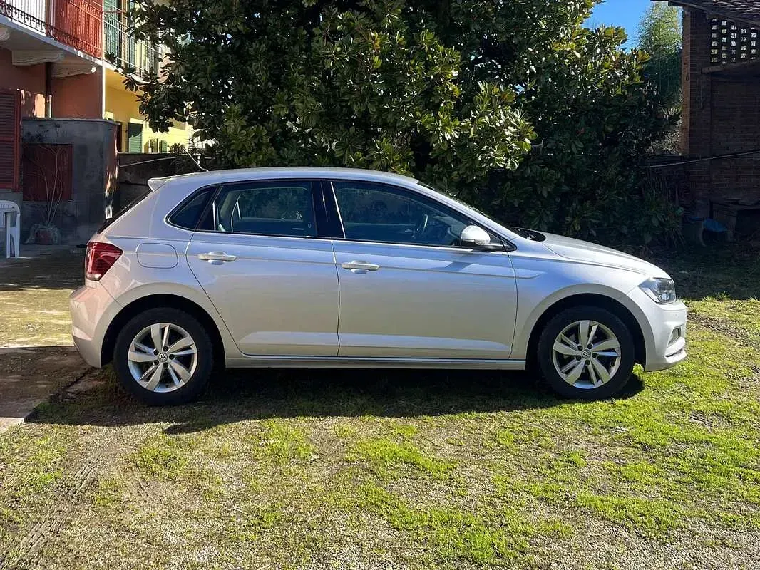 Usata VW Polo Comfortline 75 CV (55 kW) 2018 Grigio Utilitaria