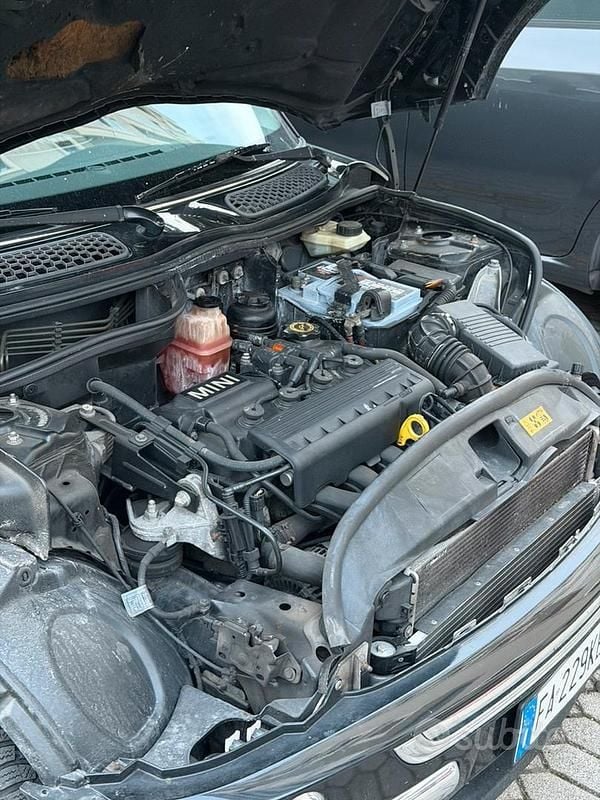 Usata Mini ONE 90 CV (66 kW) 2002 Nero Utilitaria