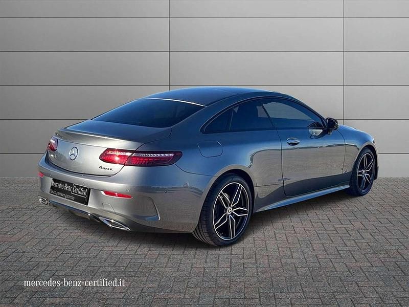 Usata Mercedes E220 Premium Plus 194 CV (142 kW) 2021 Argento Coupé