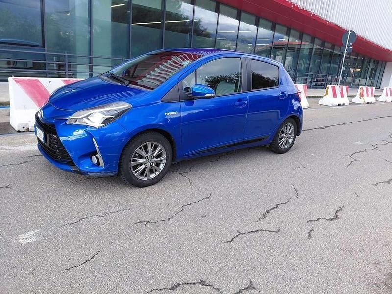 Usata Toyota Yaris Hybrid Style 73 CV (53 kW) 2017 Berlina