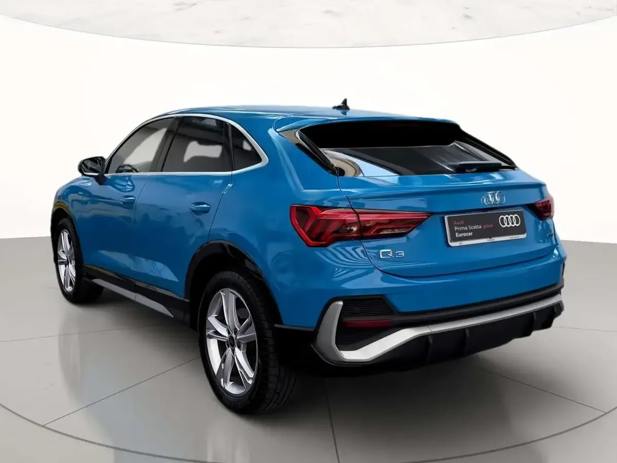 Usata Audi Q3 Sportback S-Line 190 CV (139 kW) 2023 Blu turbo SUV
