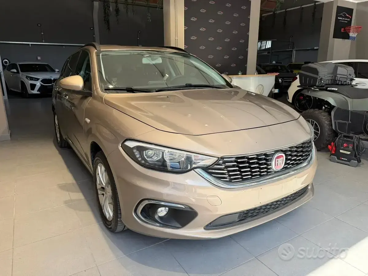 Usata Fiat Tipo Business 95 CV (69 kW) 2020 Marrone Berlina
