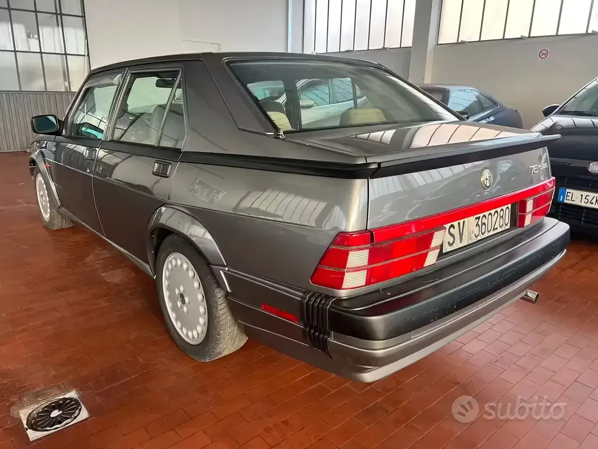 Usata Alfa Romeo 75 155 CV (114 kW) 1989 Giallo Berlina
