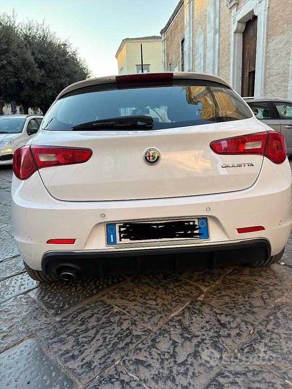 Usata Alfa Romeo Giulietta 120 CV (88 kW) 2019 Bianco Utilitaria