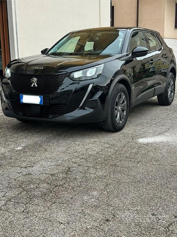 Usata Peugeot 2008 Allure 131 CV (96 kW) 2022 Nero SUV
