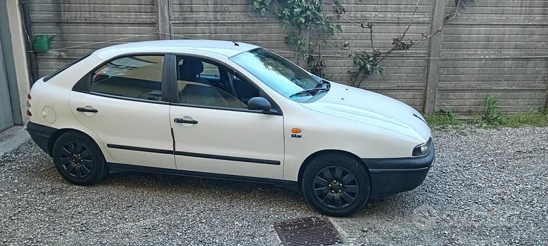 Bianco Usata 1996 Fiat Bravo Due volumi | 2000 € (Buon prezzo) - Immagine 1/1