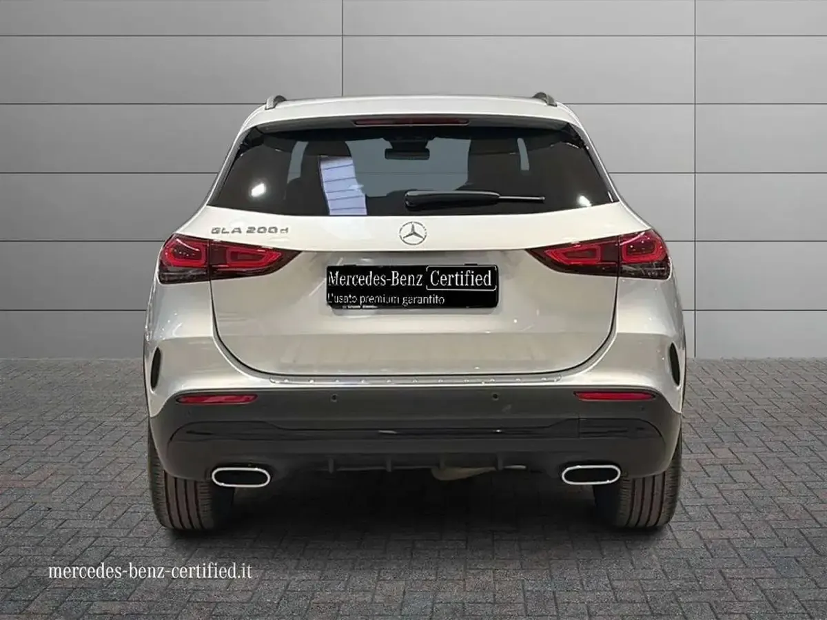 Usata Mercedes GLA200 Premium 150 CV (110 kW) 2023 Argento SUV