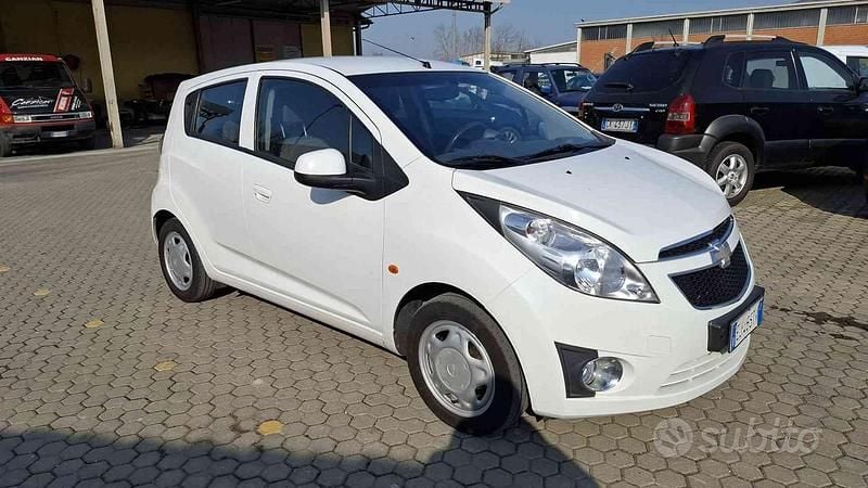 Bianco Usata 2011 Chevrolet Spark Due volumi | 3900 € (Buon prezzo) - Immagine 1/4
