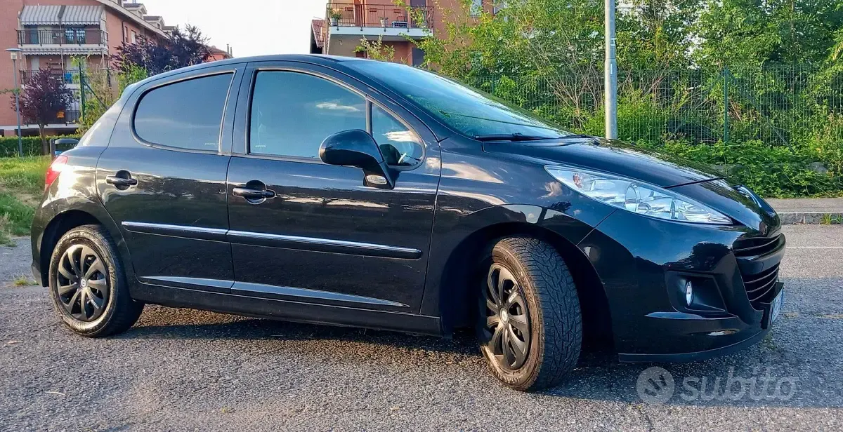 Usata Peugeot 207 73 CV (53 kW) 2013 Nero Berlina