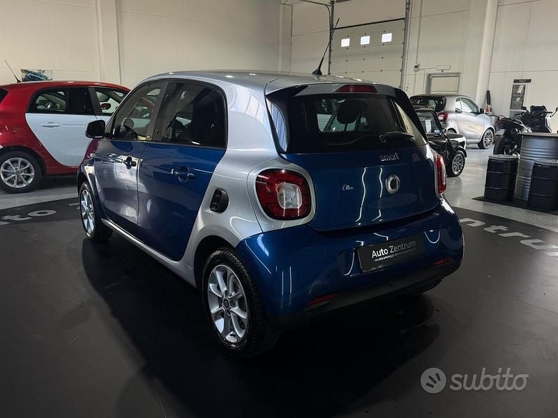 Usata Smart ForFour Passion 70 CV (51 kW) 2017 Blu Utilitaria