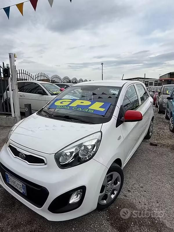 Usata Kia Picanto 68 CV (50 kW) 2014 Bianco Utilitaria