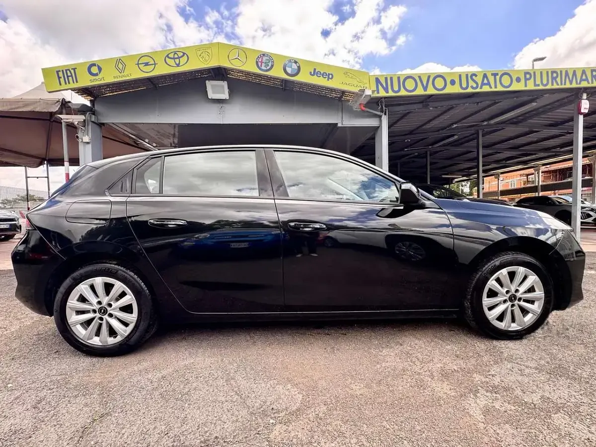 Usata Opel Astra Edition 110 CV (80 kW) 2023 Nero Berlina