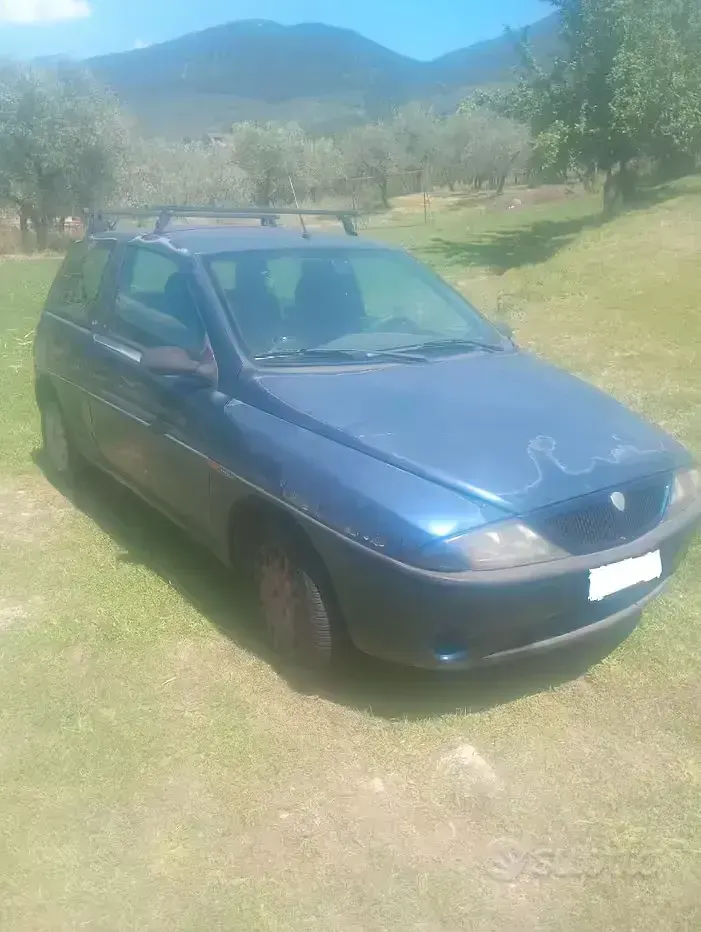 Usata Lancia Ypsilon 60 CV (44 kW) 2000 Blu Utilitaria