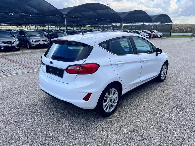 Usata Ford Fiesta Titanium 75 CV (55 kW) 2023 Bianco Utilitaria
