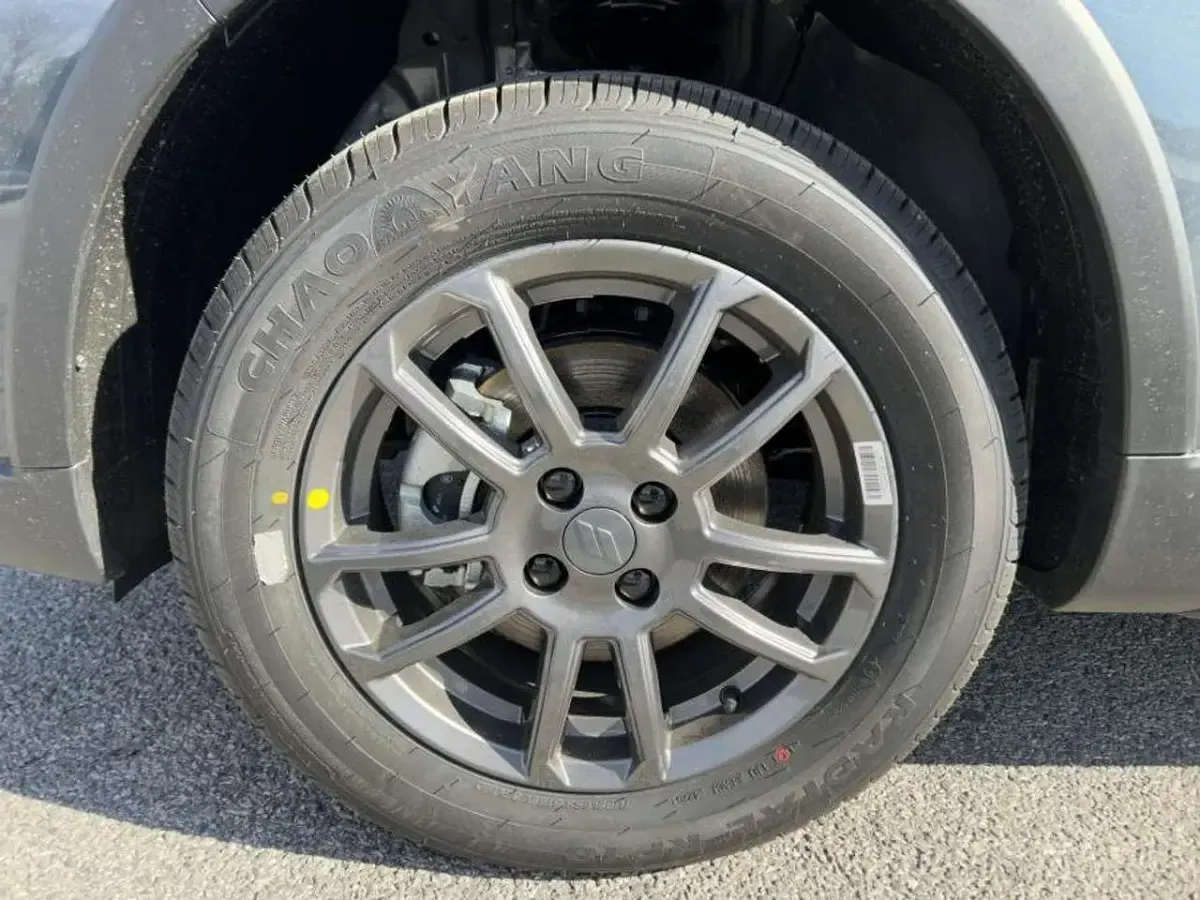 Nuova EMC QUATTRO 103 CV (75 kW) 2026 Grigio SUV