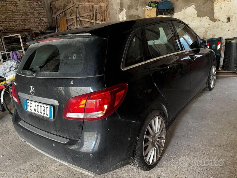 Usata Mercedes 180 2016 Nero Berlina