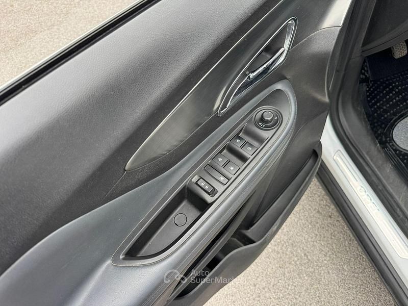 Usata Opel Mokka Cosmo 131 CV (96 kW) 2015 Bianco SUV
