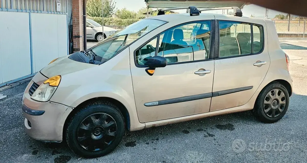 Usata Renault Modus 88 CV (64 kW) 2012 Giallo Monovolume