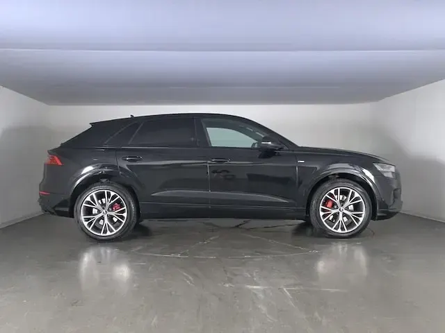 Usata Audi Q8 Sport 286 CV (210 kW) 2023 Nero mythos metallizzato SUV