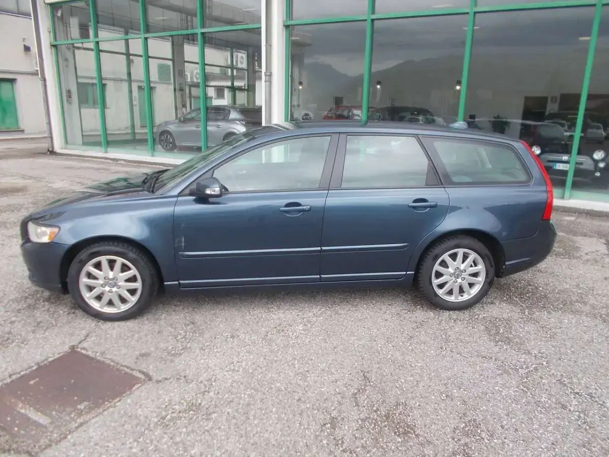 Usata Volvo V50 Kinetic 136 CV (100 kW) 2008 Blu/azzurro Station wagon